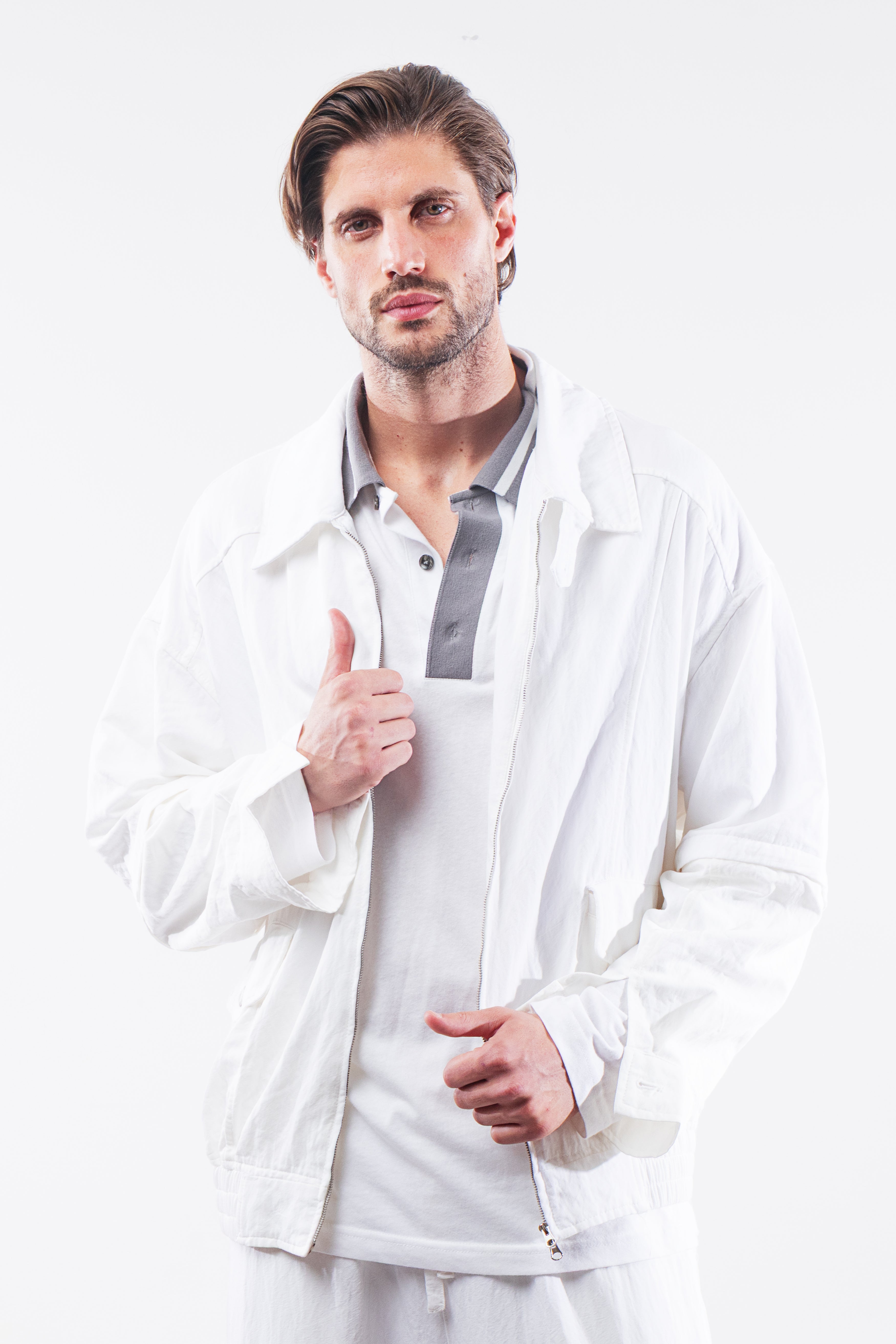 JACKET WITH DETACHABLE SLEEVES WHITE